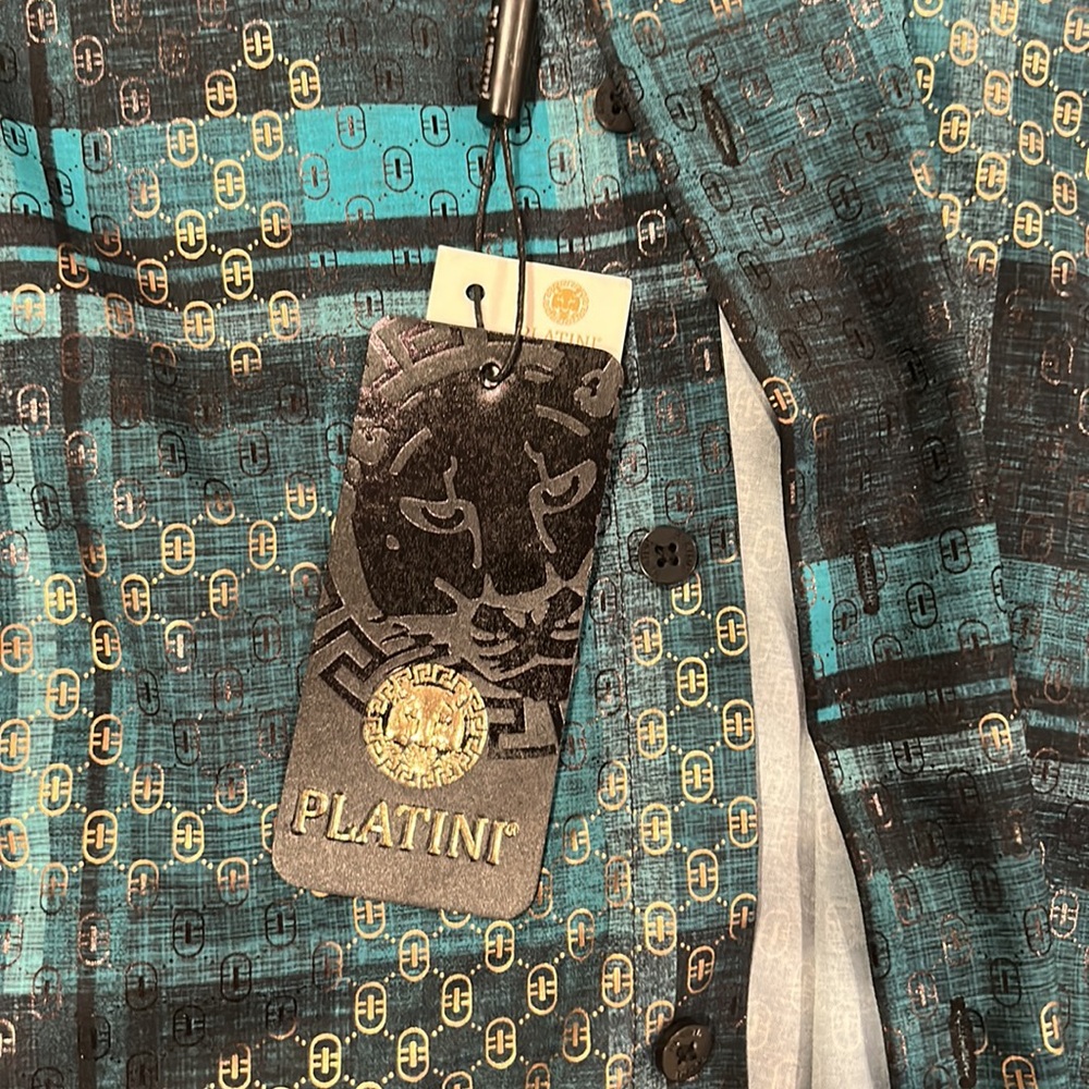 Button up - Picture 3 of 3